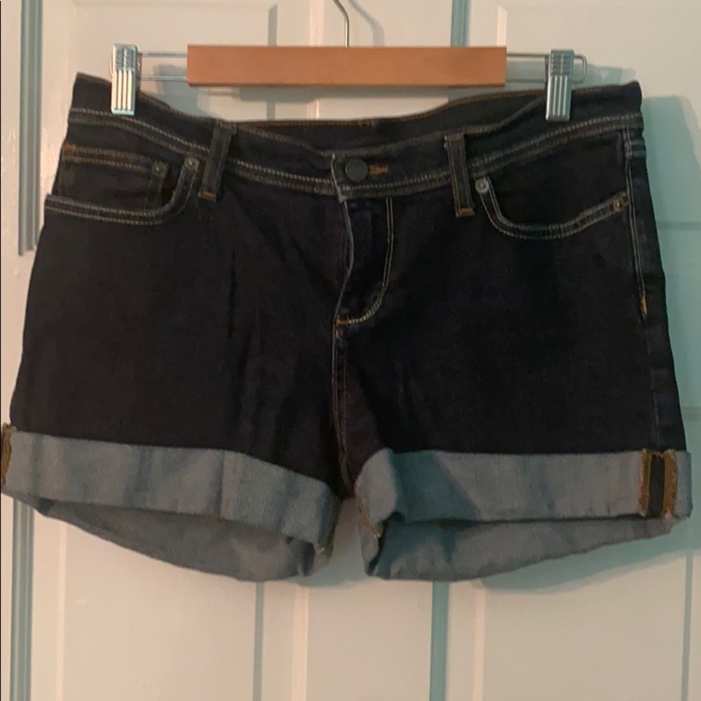 Patagonia size 29 cuffed jean shorts